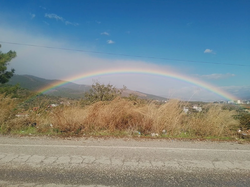 Antakya’da sağanağın ardından gökkuşağı