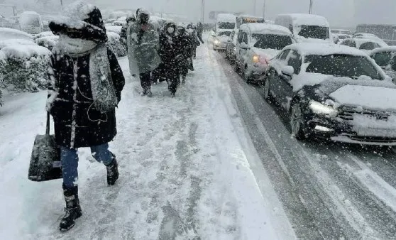 Yoğun Kar Yağışı Sebebiyle Trabzon’un Bazı İlçelerinde Eğitimde Aksamalar