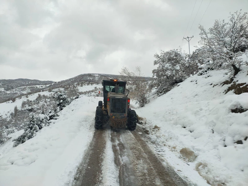 Amasya’da 93 köy yolu, kardan kapalı