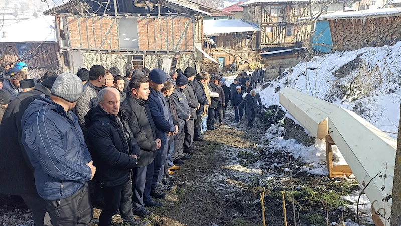 Yangında ölen baba ve engelli oğlu toprağa verildi