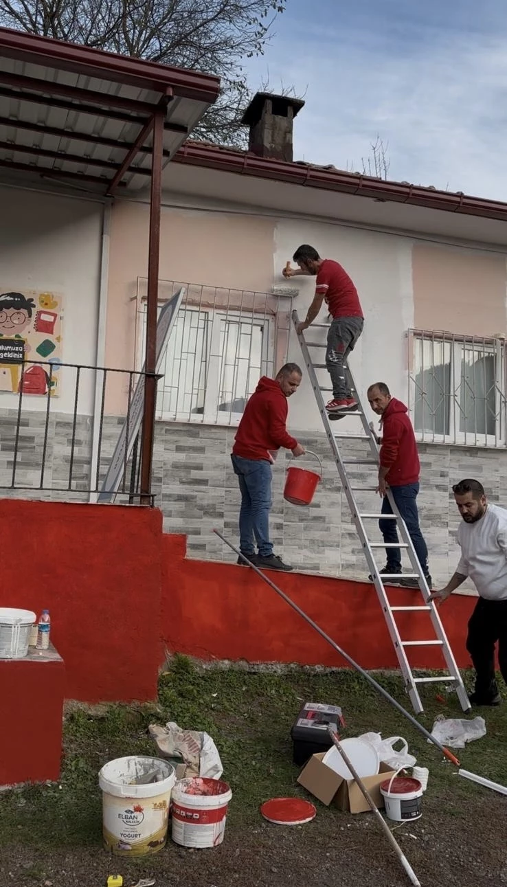 1965 Samsunspor Derneği’nden köy okullarına destek