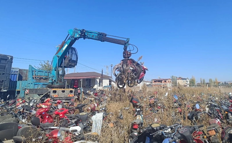 Yediemin otoparkındaki araçlar geri dönüşüme gönderildi