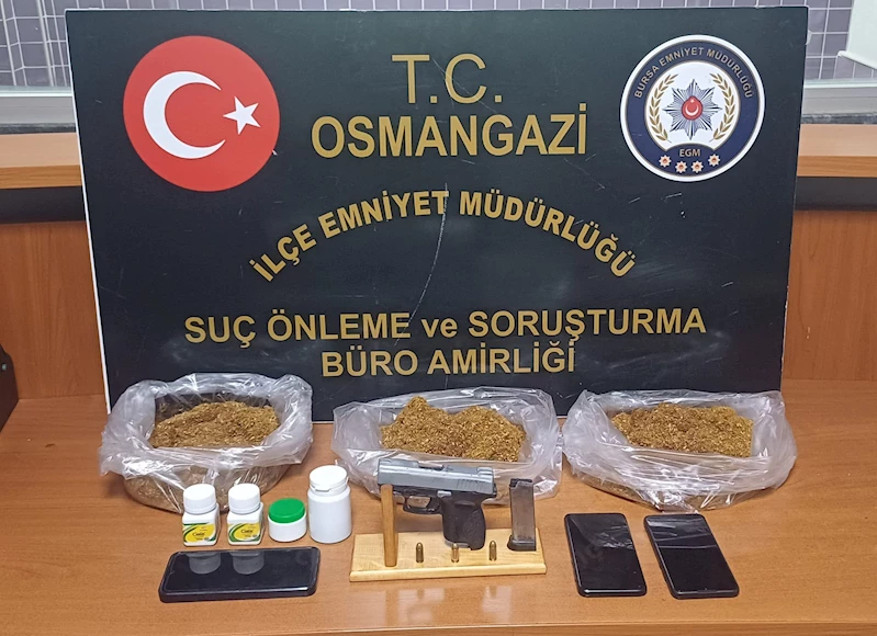 Uyuşturucu ticareti yapan şüpheli, evinde yakalandı