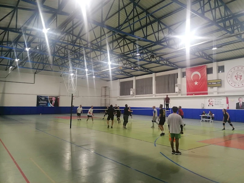 Cide ilçesinde şehit polis Ahmet Şahan anısına voleybol turnuvası düzenlendi