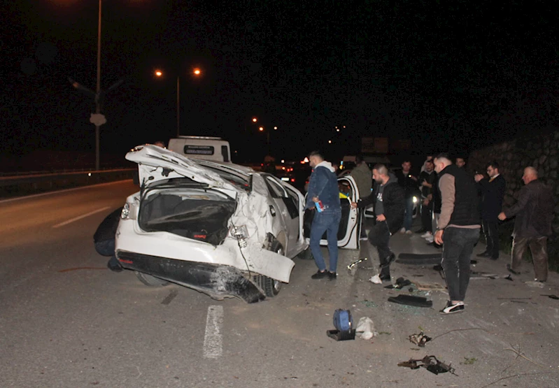 Samsun’da istinat duvarına çarpan otomobilin sürücüsü yaralandı