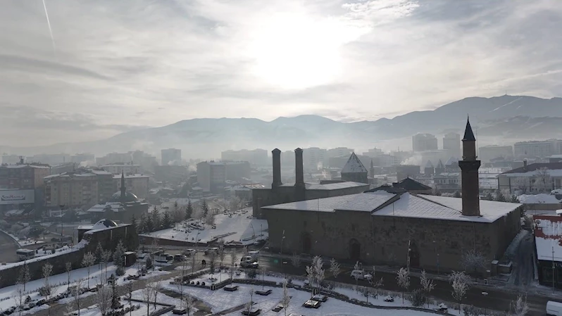 Erzurum’da sis; kent havadan dronla görüntülendi