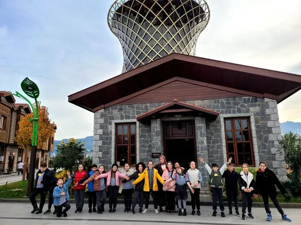 Kurtuluş İlkokulu Öğrencilerine Rize Tarihi ve Kültürü Gezisi