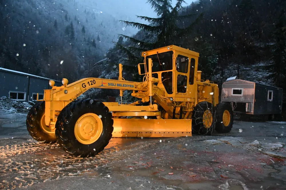 Artvin Belediyesi, Şişli’nin Hibe Ettiği CAT Greyder ile Hizmette Verimliliği Artırıyor