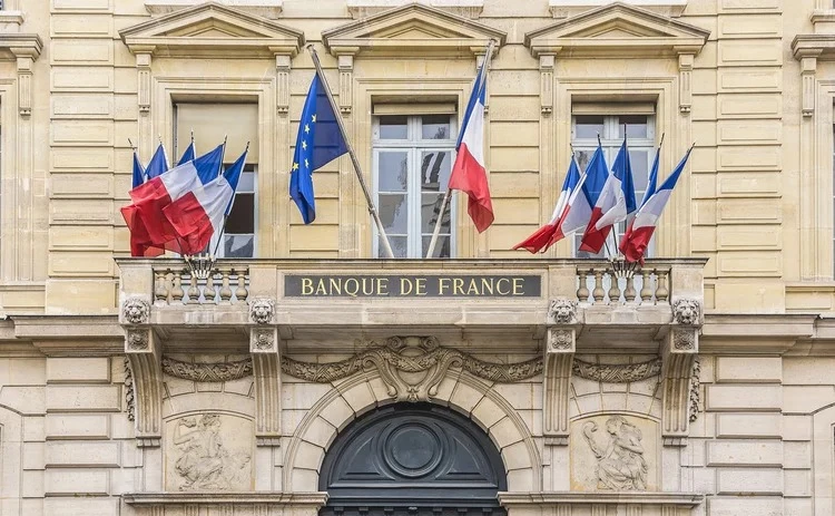 Fransa Merkez Bankası büyüme tahminini düşürdü