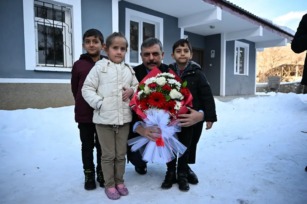 Erzurum Valisi Mustafa Çiftçi, Tortum Dikmen Köyü İlkokulunda Eğitime Destek Verdi