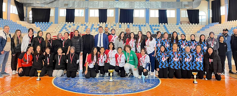 Liseler arası futsal müsabakası sona erdi 