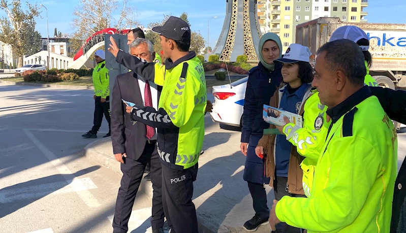 Osmaniye’de engelli bireyler, temsili trafik uygulaması yaptı