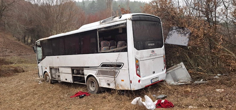 Kütahya’da işçi servisi şarampole devrildi; 1 ölü, 9 yaralı