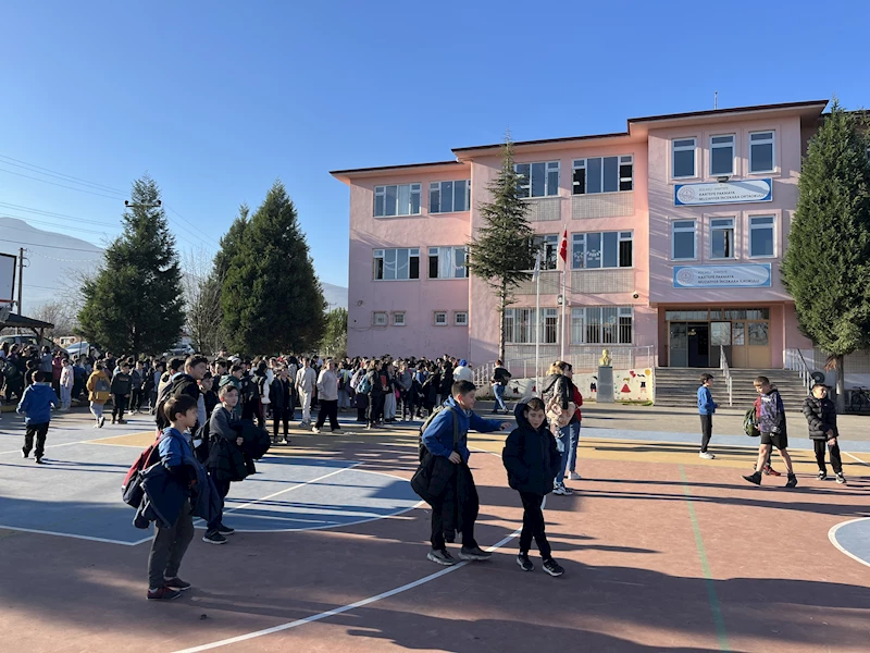 Anaokulunun kazan dairesinde yangın çıktı, öğrenciler bahçeye çıkarıldı