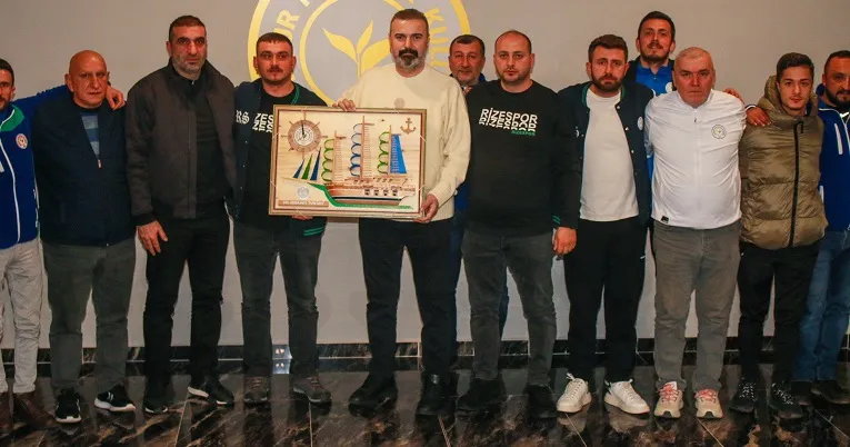 Çaykur Rizespor Yönetimi Taraftarlarla Bir Araya Geldi