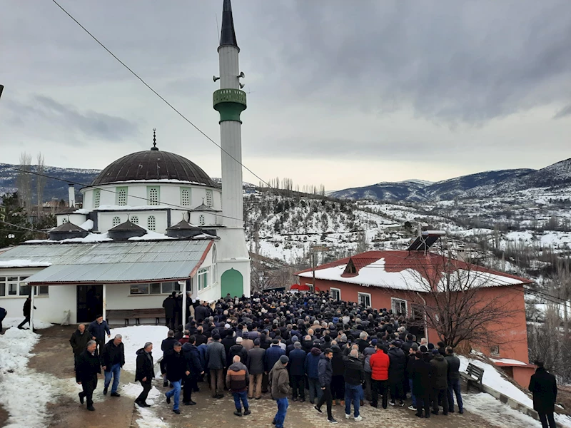 Trafik kazası sonrası tedavi gördüğü hastanede yaşamını yitiren Urtaç toprağa verildi