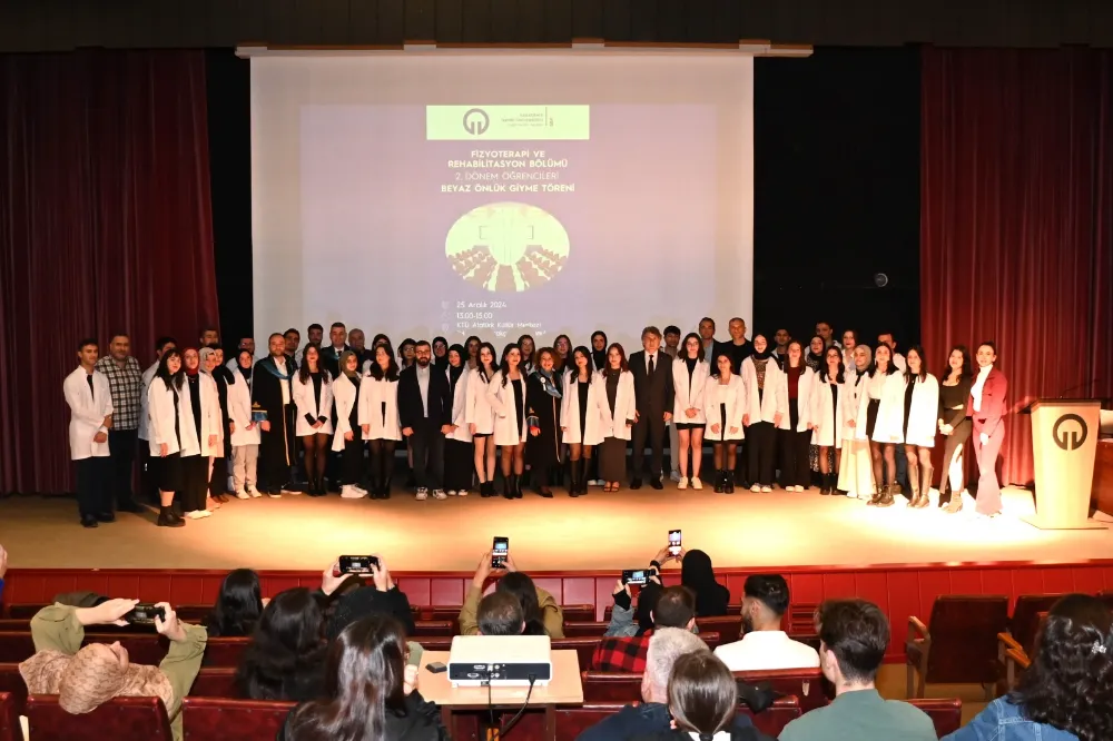 Karadeniz Teknik Üniversitesi’nde Fizyoterapi Öğrencilerine Beyaz Önlük Giyme Töreni Düzenlendi