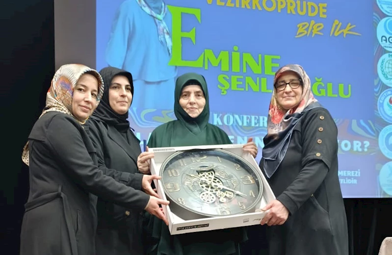 Yazar Emine Şenlikoğlu, Vezirköprü ilçesinde konferans verdi