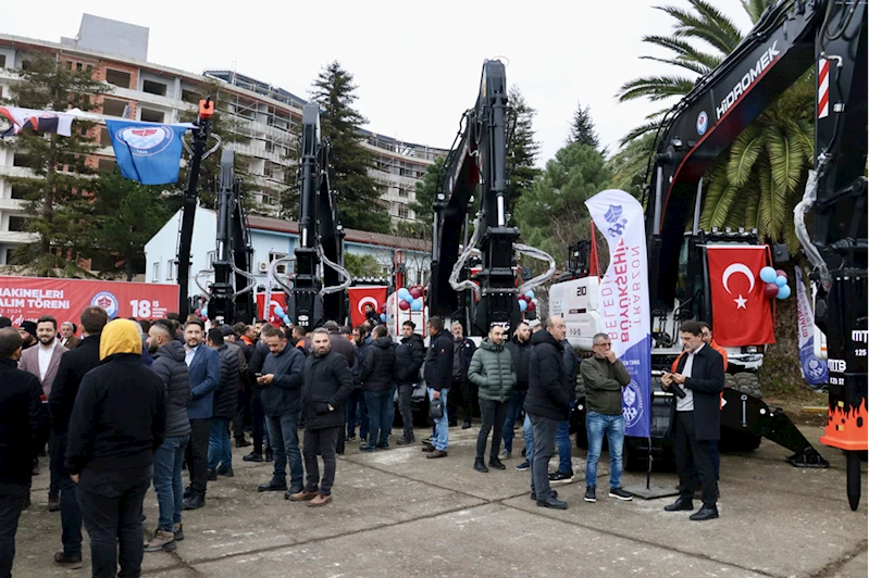 Trabzon Büyükşehir Belediyesince alınan 18 iş makinesi hizmete sunuldu