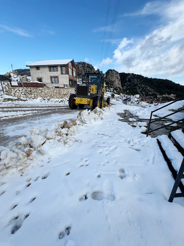 Kardan kapanan yollar açıldı