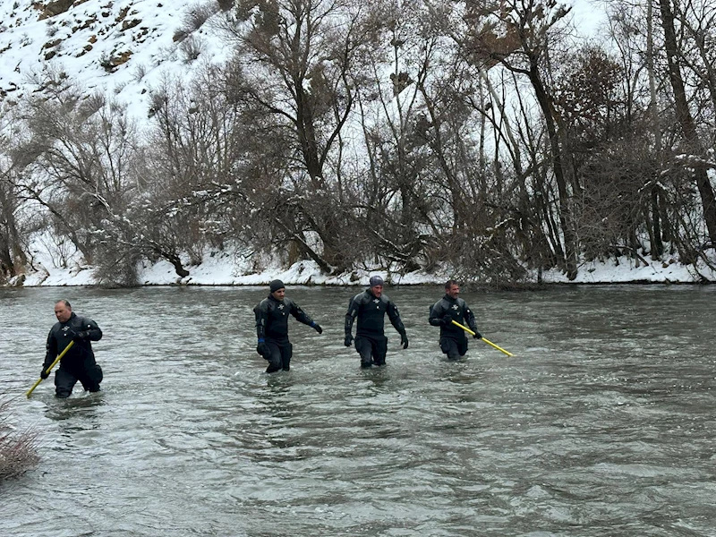 Kayıp Sabit öğretmen, Karasu Nehri