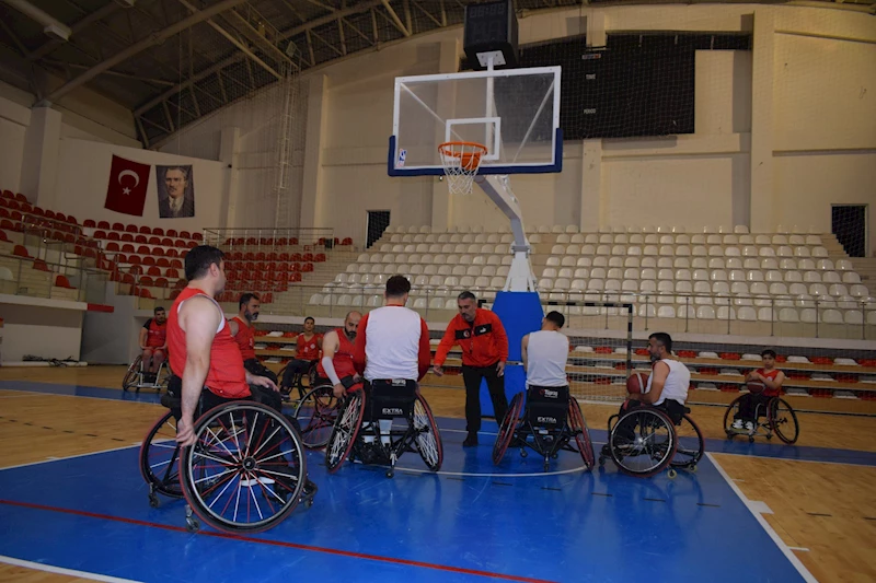 Kaza sonrası engelli kalan mühendis, basketbolla yaşama sarıldı/Ek Fotoğraflar 