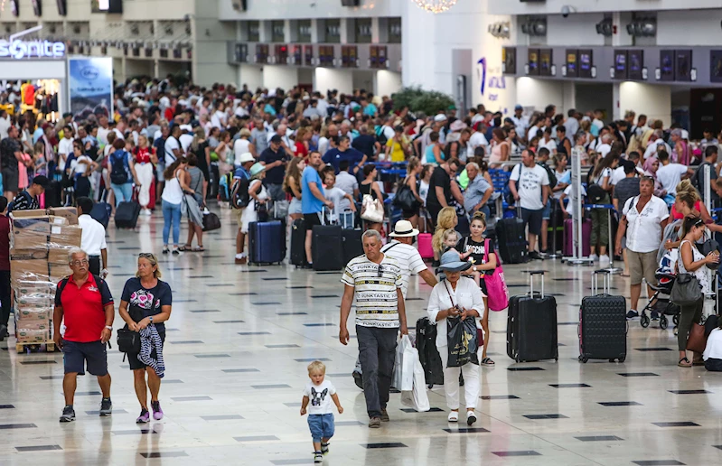 Antalya 16,6 milyonu aştı; tüm zamanların turist rekoru kırıldı