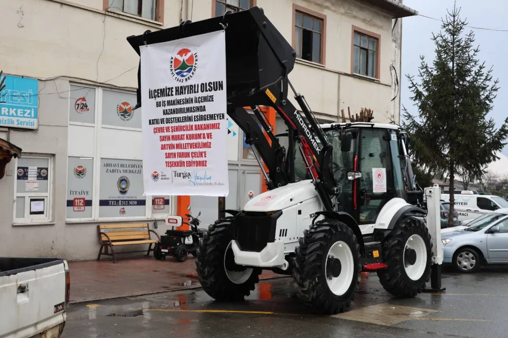 Arhavi Belediyesi Yeni İş Makinesi ile Hizmet Kalitesini Artırıyor