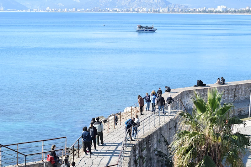 Antalya, yılın son gününü güneşli geçirdi