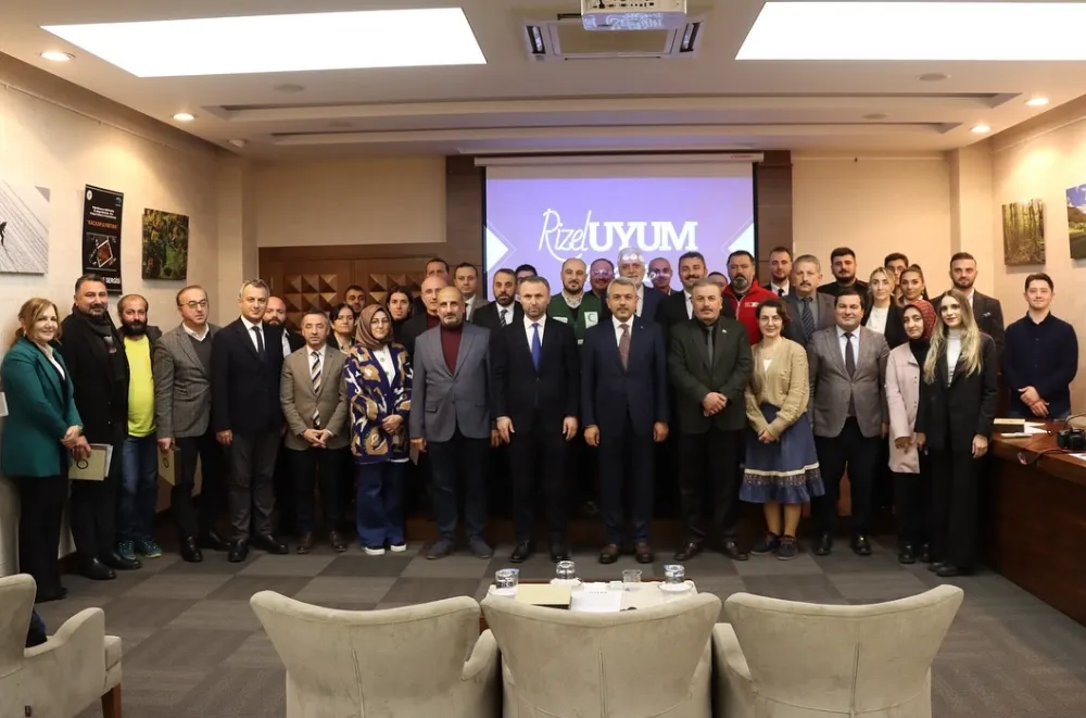 Rize’de RİZELUYUM Etkinliğine Destek Verenlere Teşekkür Plaketi Takdim Edildi