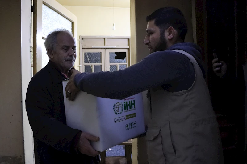 İHH, Halep’teki Hristiyan ailelere gıda ve ekmek yardımı yaptı