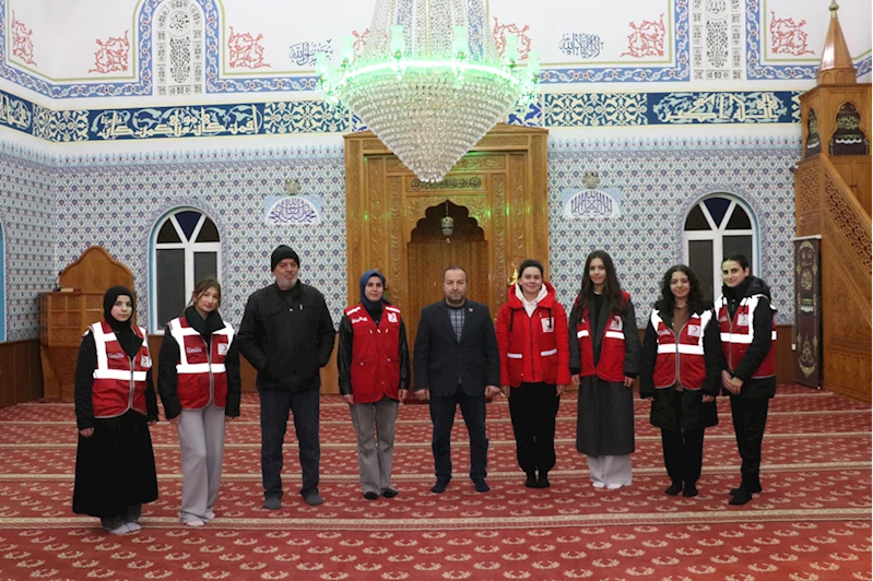 Genç Kızılay Havza gönüllülerinden cami temizliği