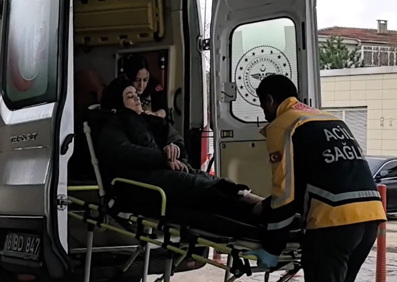 Bursa’da iki otomobil çarpıştı: 3’ü çocuk, 7 yaralı