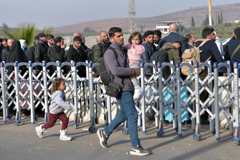 Ülkelerine dönmek isteyen Suriyeliler, Cilvegözü Gümrük Kapısı’nda (2)