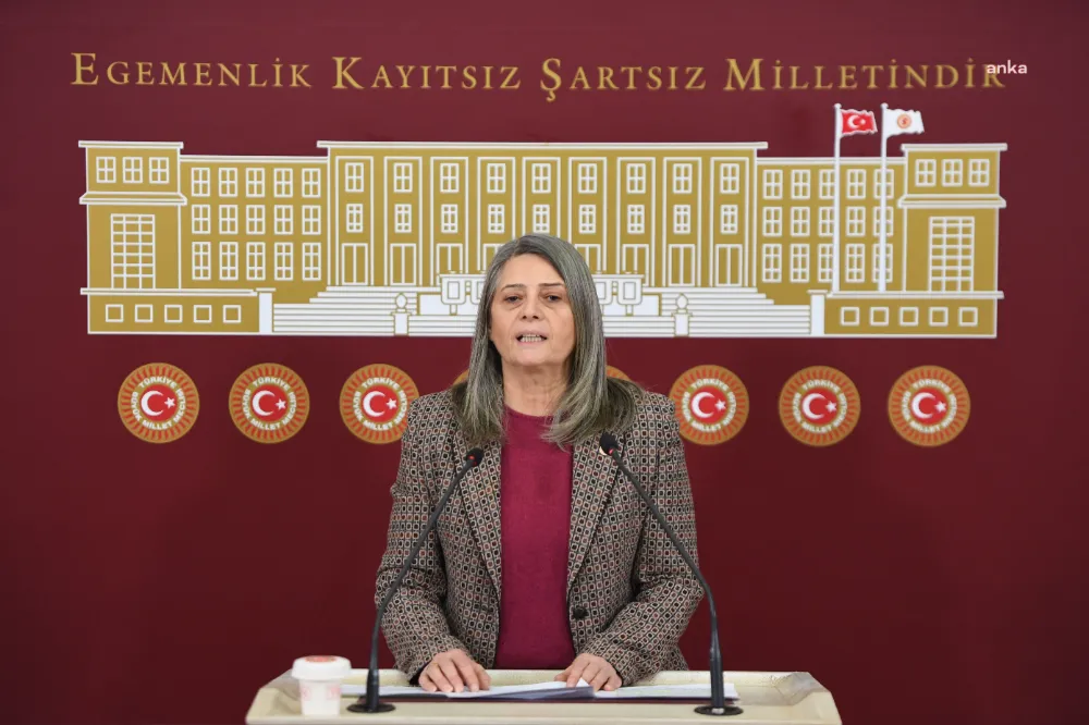 TBMM GENEL KURULU’NDA CAN ATALAY KARARINI OKUYAN KATİBİN MİKROFONUNU KAPATAN SUİÇMEZ: ONLAR OKUTULDU DİYOR AMA OKUTULMA ÖYLE OLMAZ