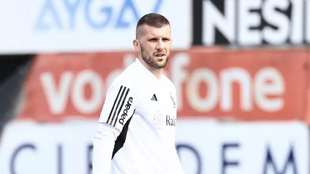 Rebic ayrılık kararı aldı