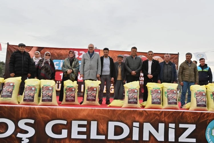 Gördes’te 1004 üreticiye 230 ton gübre desteği