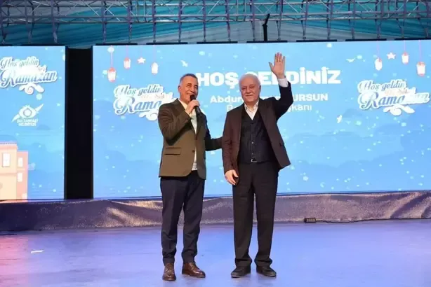 Nihat Hatipoğlu, Sultangazi’de Ramazan etkinliklerine katıldı