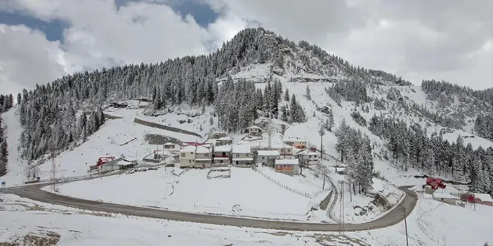 Trabzon ilkbaharda beyaza büründü