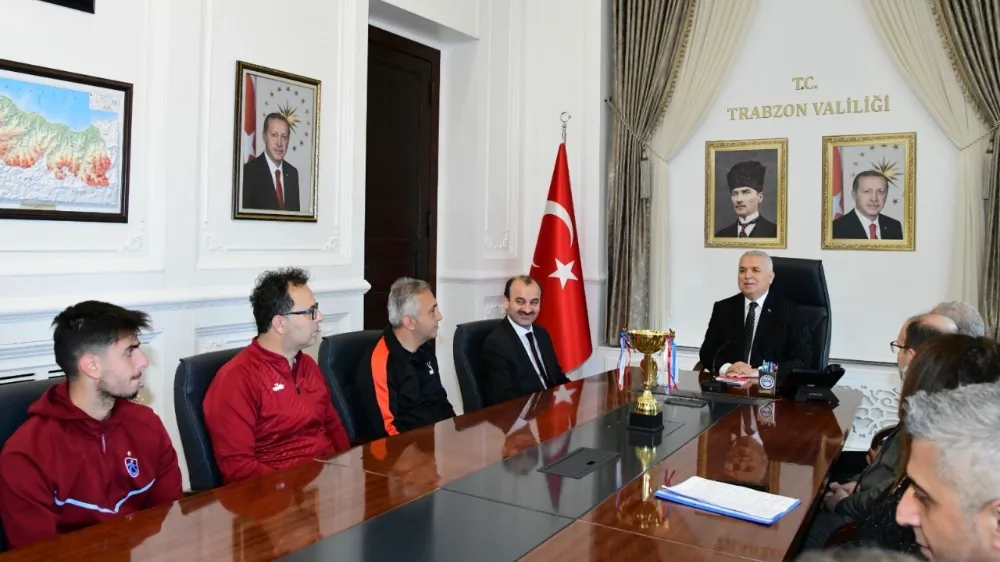 Trabzon Valisi Yıldırım, Türkiye Liseler Arası Okul Sporları Futbol şampiyonu takımı kabul etti