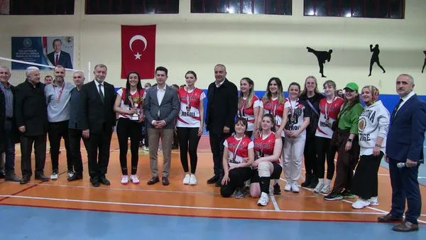 Evinin Sultanları Voleybol Turnuvası Heyecanı Sona Erdi