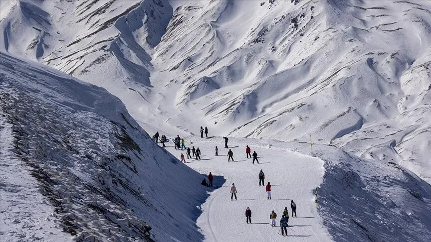 Kayak merkezlerinde en fazla kar kalınlığı Hakkari ve Palandöken