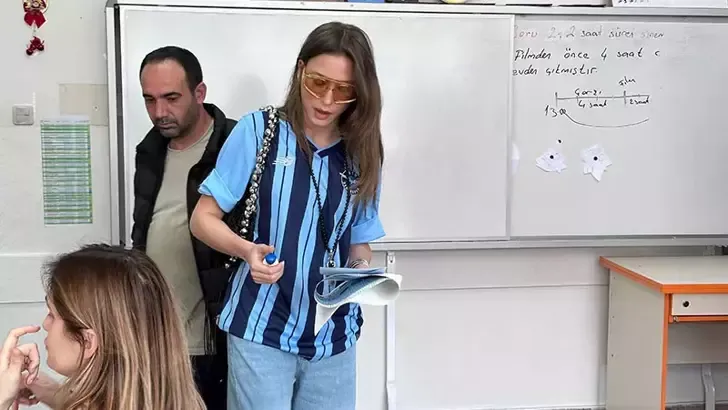 Serenay Sarıkaya, Adana Demirspor formasıyla oyunu kullandı