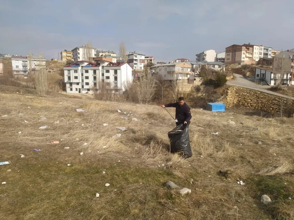 Bayburt Belediyesi, Temizlik İşleri Müdürlüğü Ekipleri İle Mahallelerde Genel Temizlik Çalışmalarına Devam Ediyor