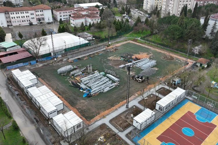 Ferruh Duygu Spor Sahası yeni görünümüne kavuşuyor