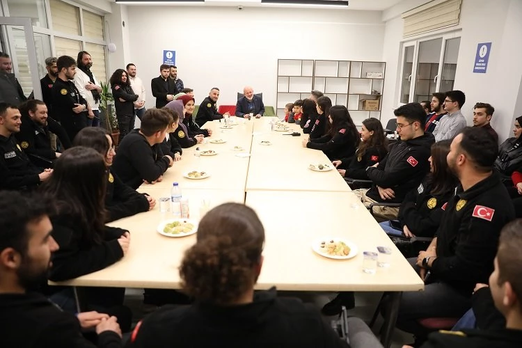 Başkan Çolakbayrakdar: “İnsan merkezli hizmet anlayışıyla çalışıyoruz”