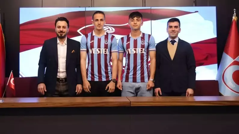 Trabzonspor, altyapıdan yetişen iki futbolcu ile sözleşme imzaladı