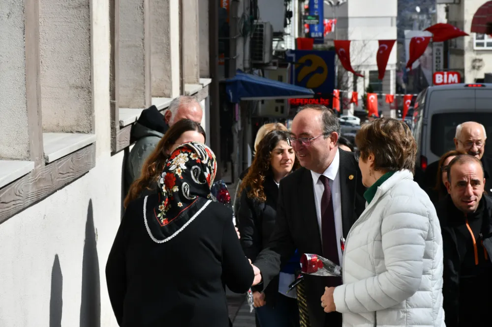 Artvin Belediye Başkanı Demirhan Elçin, 8 Mart Dünya Emekçi Kadınlar Günü