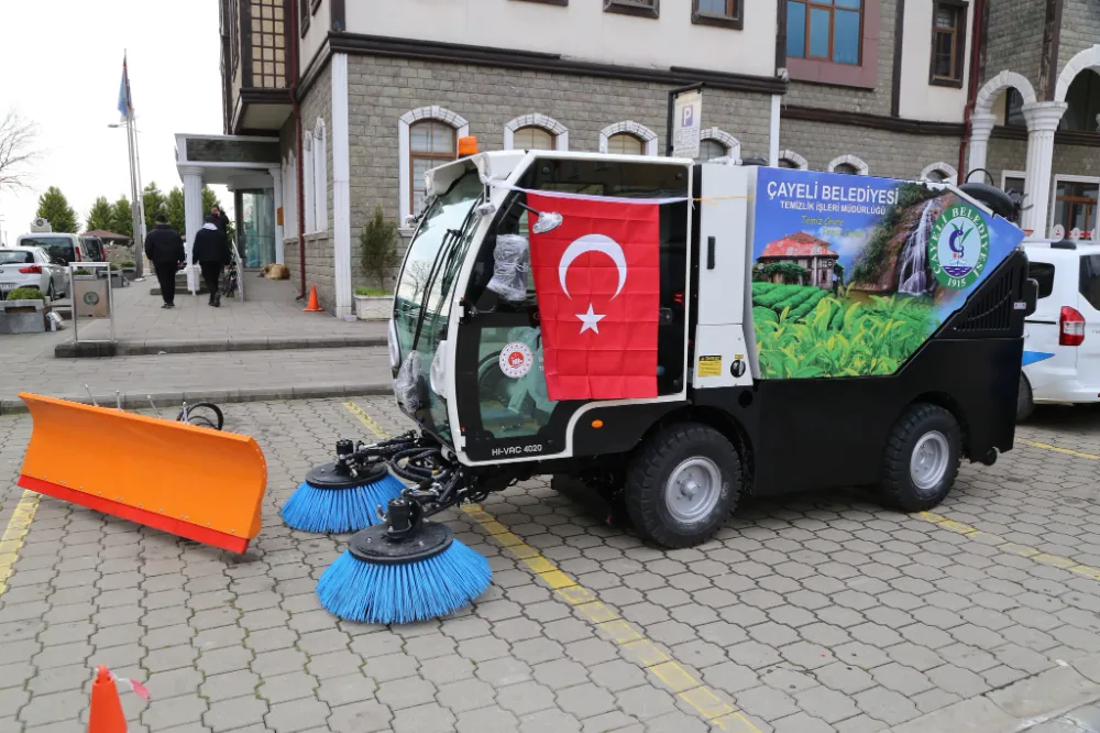 Çayeli Belediyesi envanterine yeni temizlik aracı ekledi