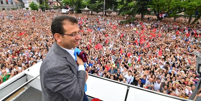 İstanbul Büyükşehir Belediye Başkanı Ekrem İmamoğlu, Trabzon Ziyareti İçin Memleketine Dönüyor